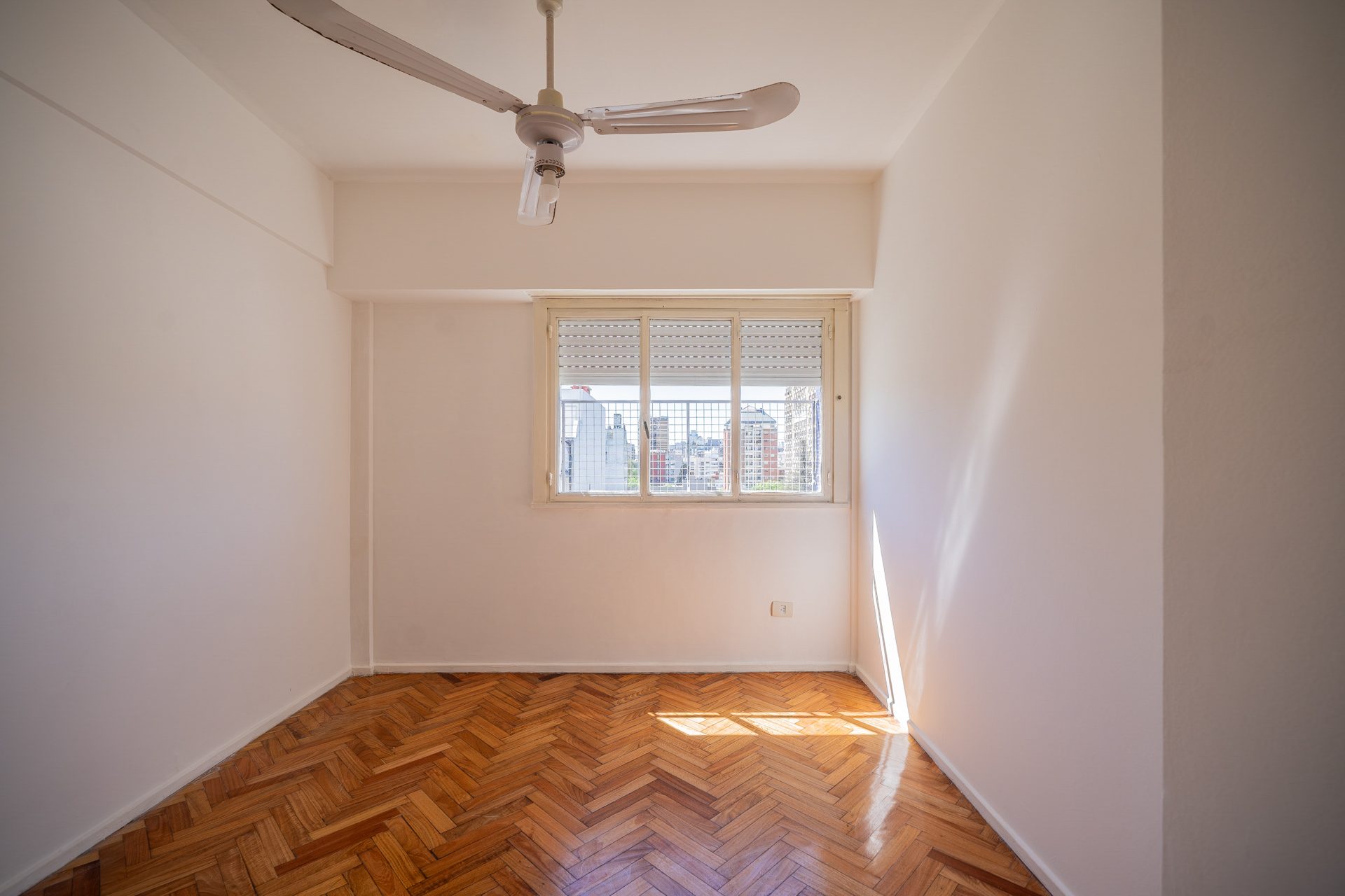 Cuatro ambientes con balcón al frente y vista panorámica — Belgrano — Foto 11