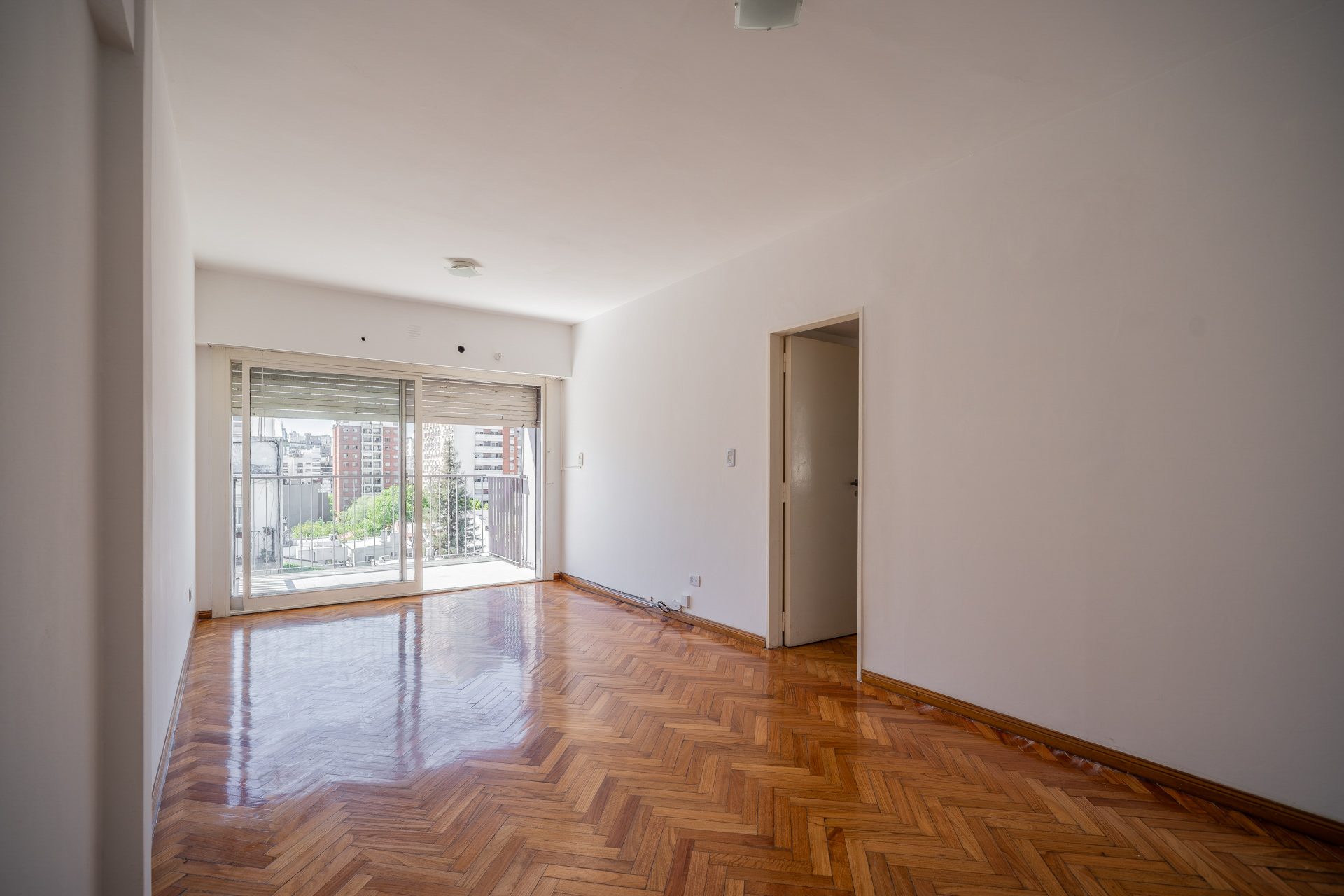 Cuatro ambientes con balcón al frente y vista panorámica — Belgrano — Foto 1