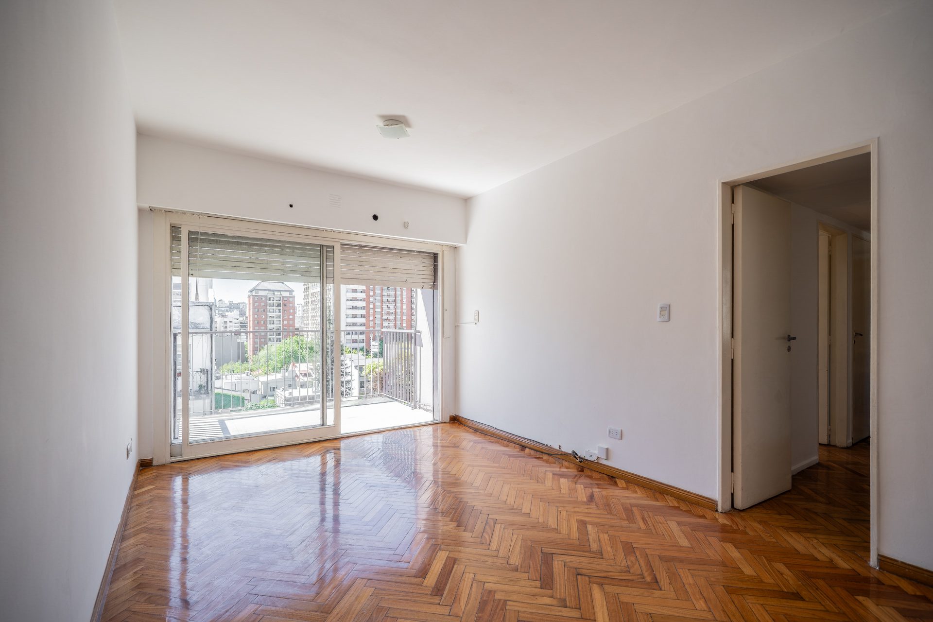 Cuatro ambientes con balcón al frente y vista panorámica — Belgrano — Foto 3